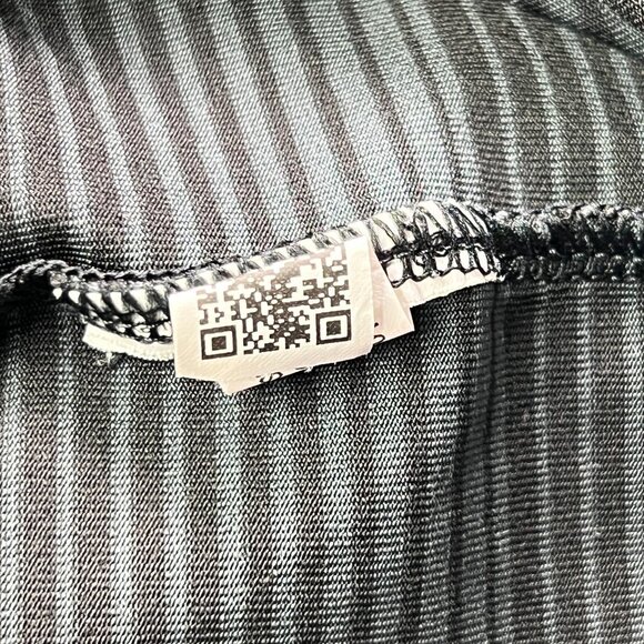 Under Armour Coldblack Golf Polo Mens XL Black Striped Short Sleeve Pullover - Picture 6 of 8